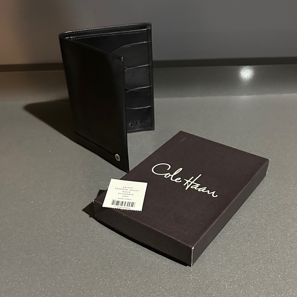 NEW! Cole Haan Black Leather Card Holder